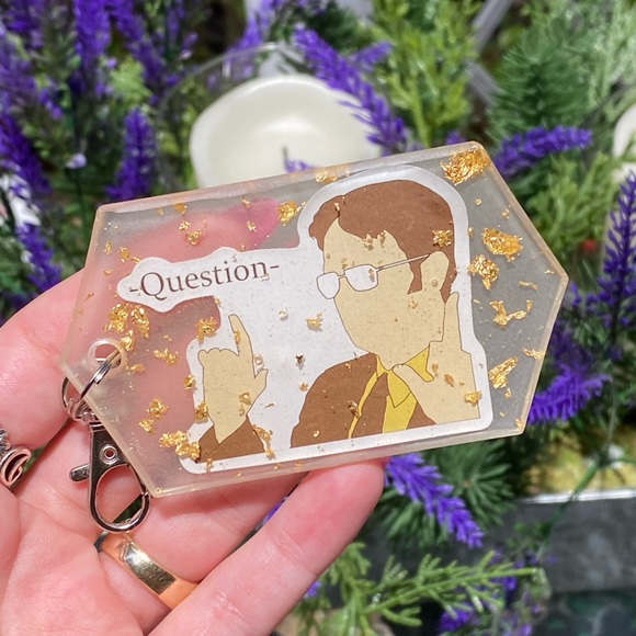 The Office Dwight Shrute " Question " Cartoon & Gold Flakes Keychain Bag Charm - Picture 1 of 9